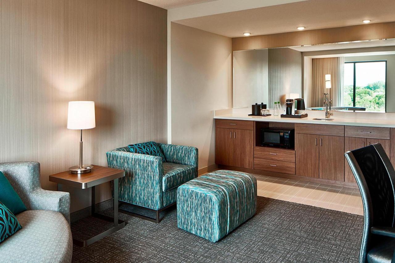 Courtyard By Marriott Minneapolis West Сент-Луис-Парк Экстерьер фото
