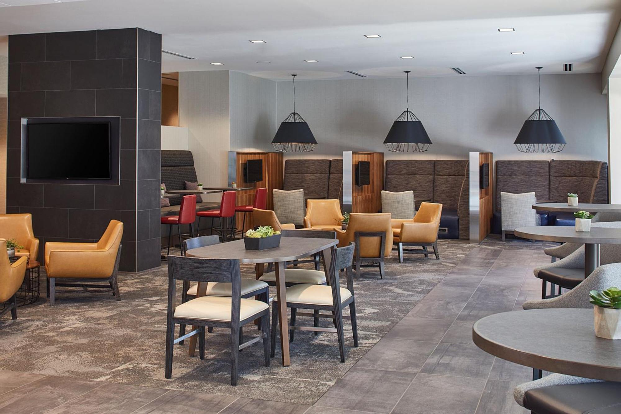 Courtyard By Marriott Minneapolis West Сент-Луис-Парк Экстерьер фото